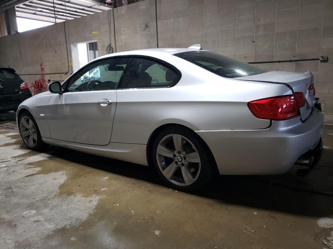 2013 BMW 335 Xi - Фото 2