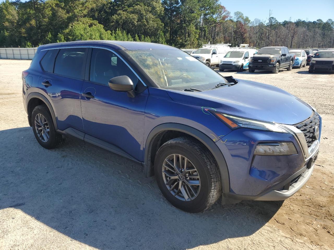 2023 Nissan Rogue S - Image 4