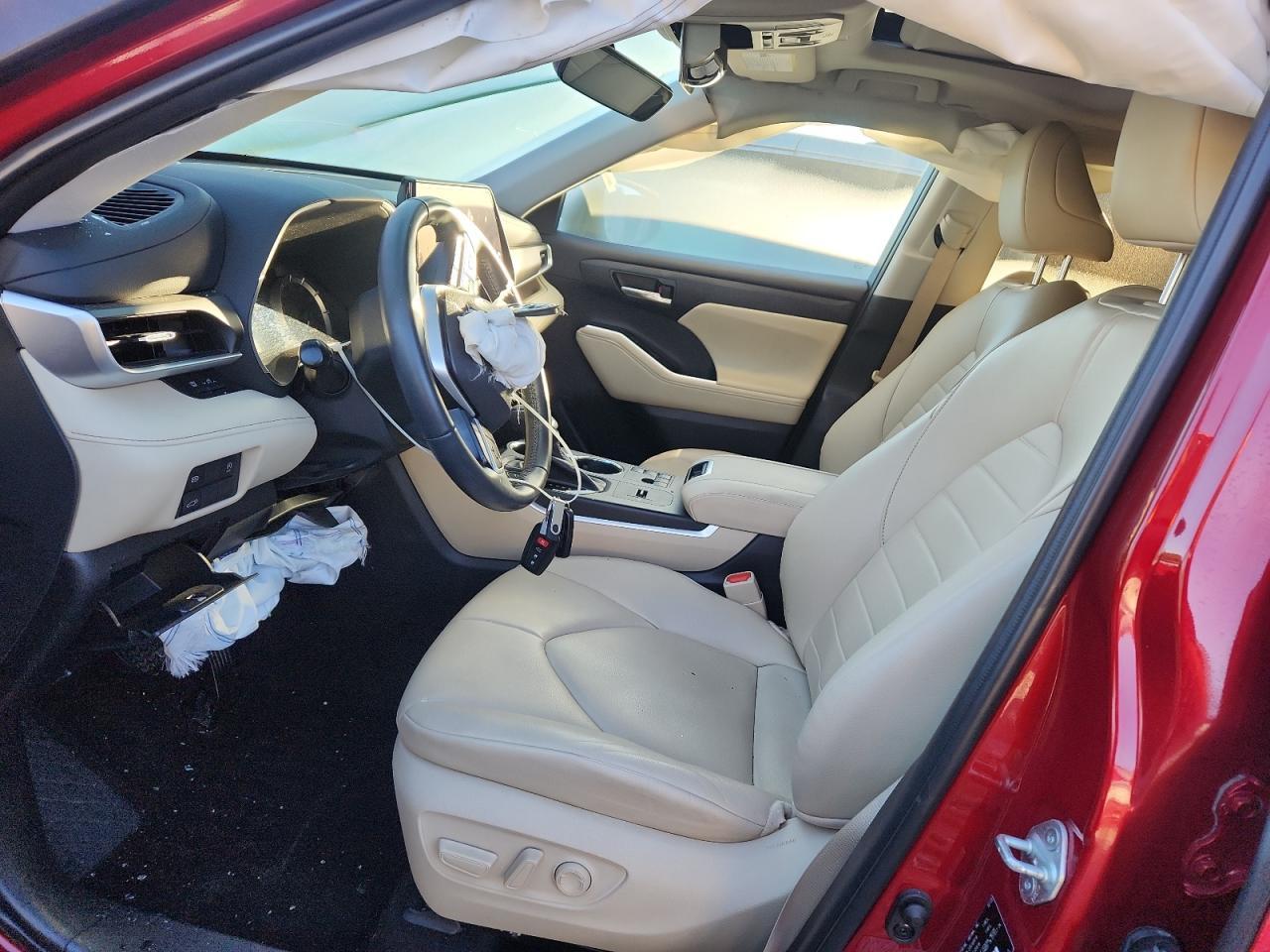 2023 Toyota Highlander L - Image 7