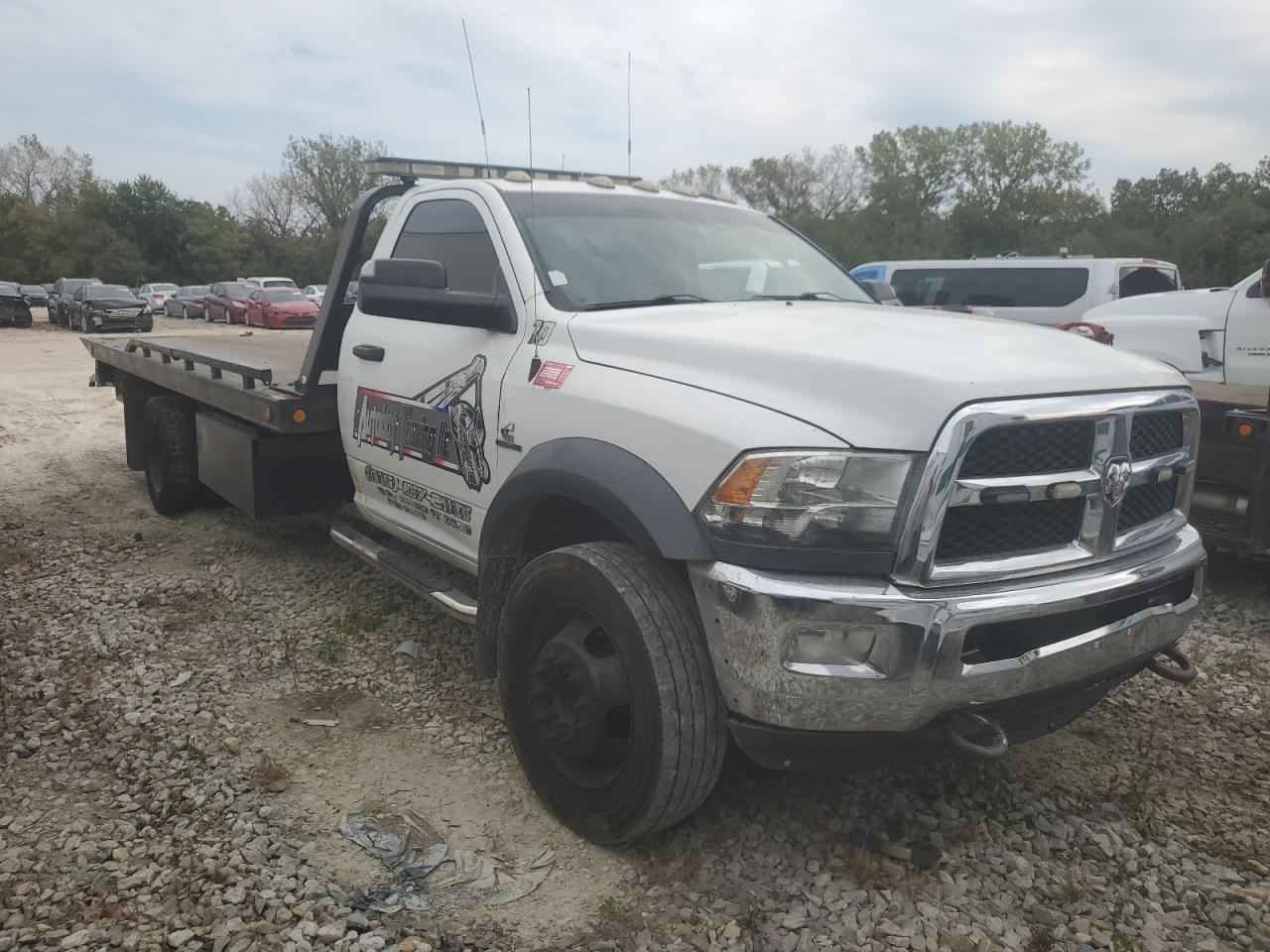 2017 Ram 5500 - Image 4