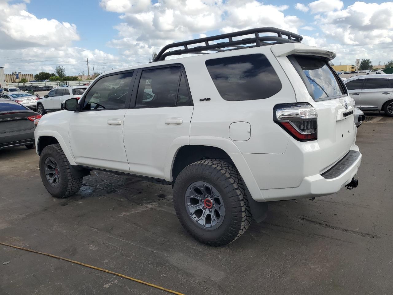 2023 Toyota 4Runner Sr5 - Image 2