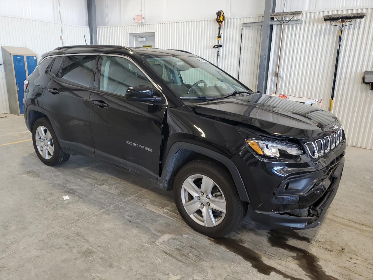 2022 Jeep Compass Latitude - Image 4