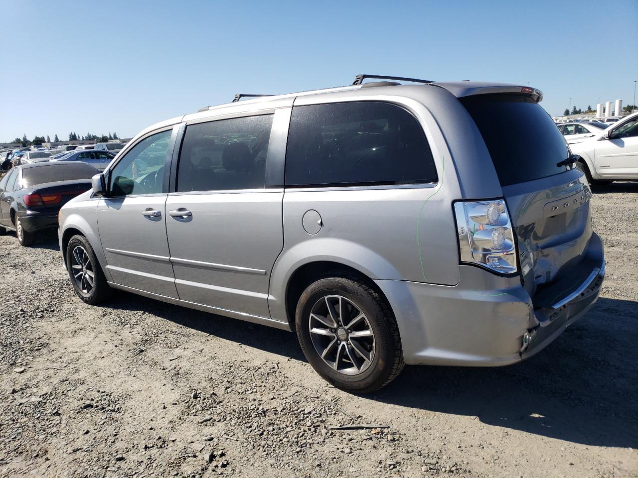 2017 Dodge Grand Caravan Sxt - Image 2