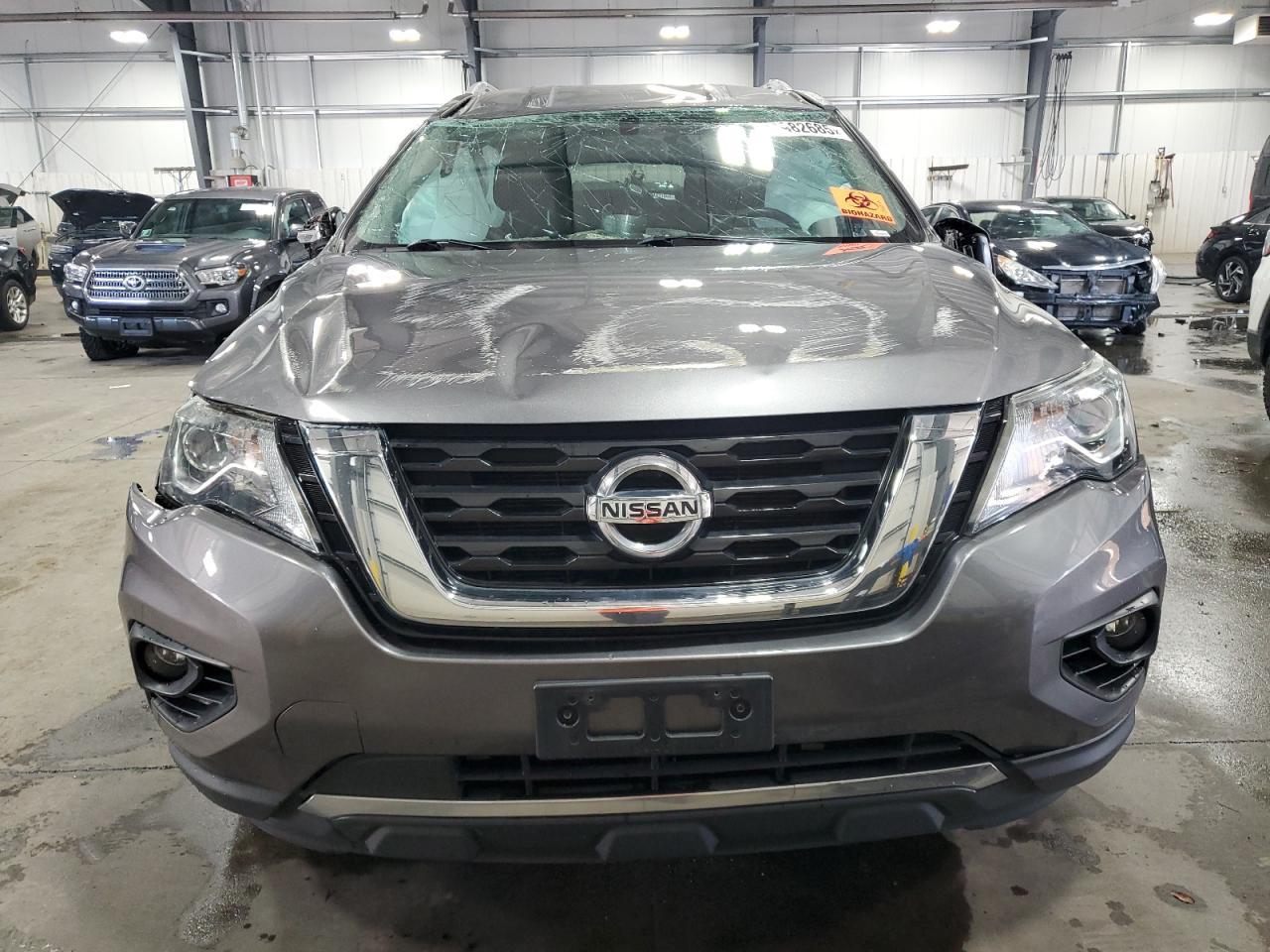 2017 Nissan Pathfinder S - Фото 5
