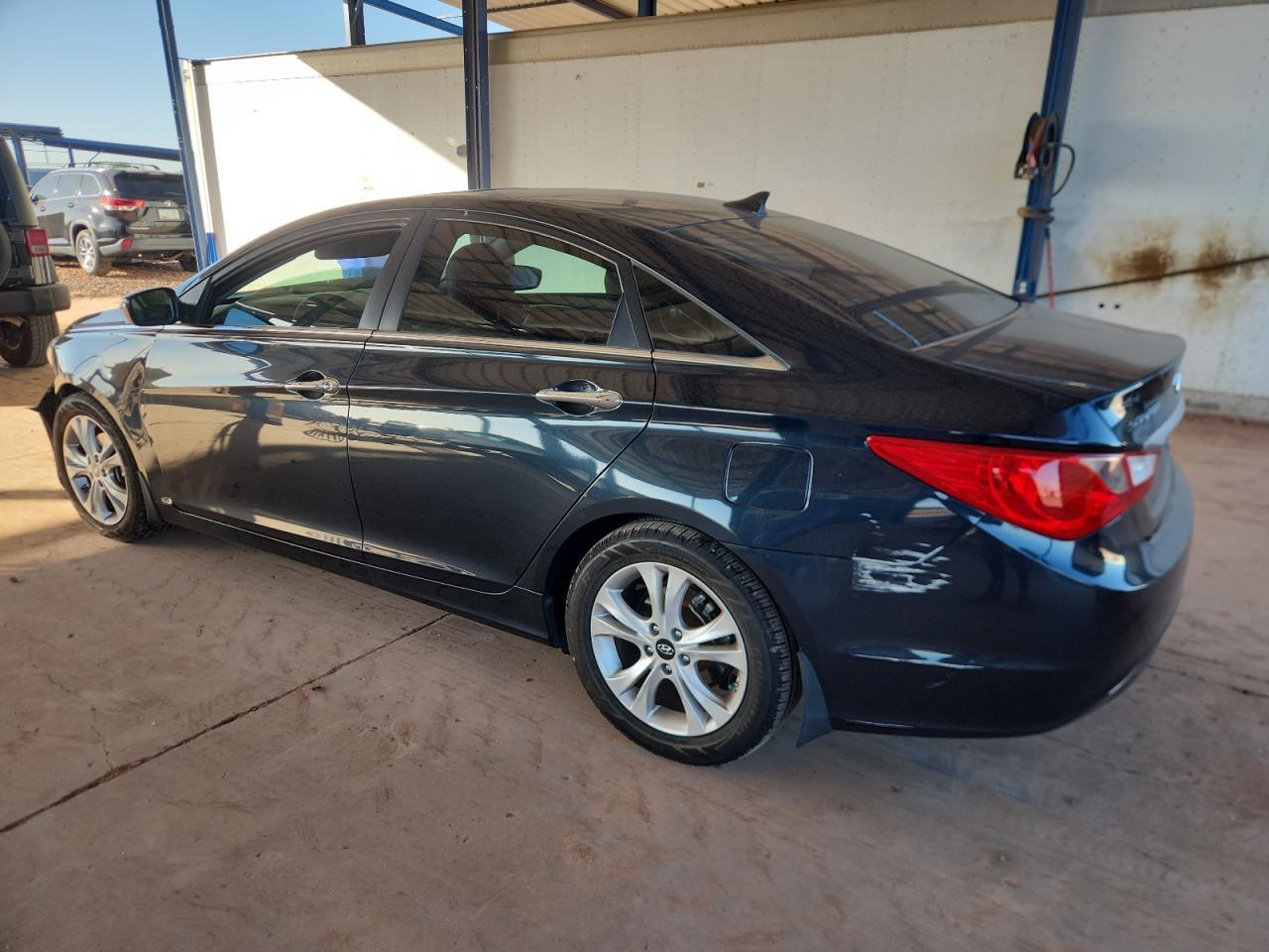 2011 Hyundai Sonata Limited - Image 2