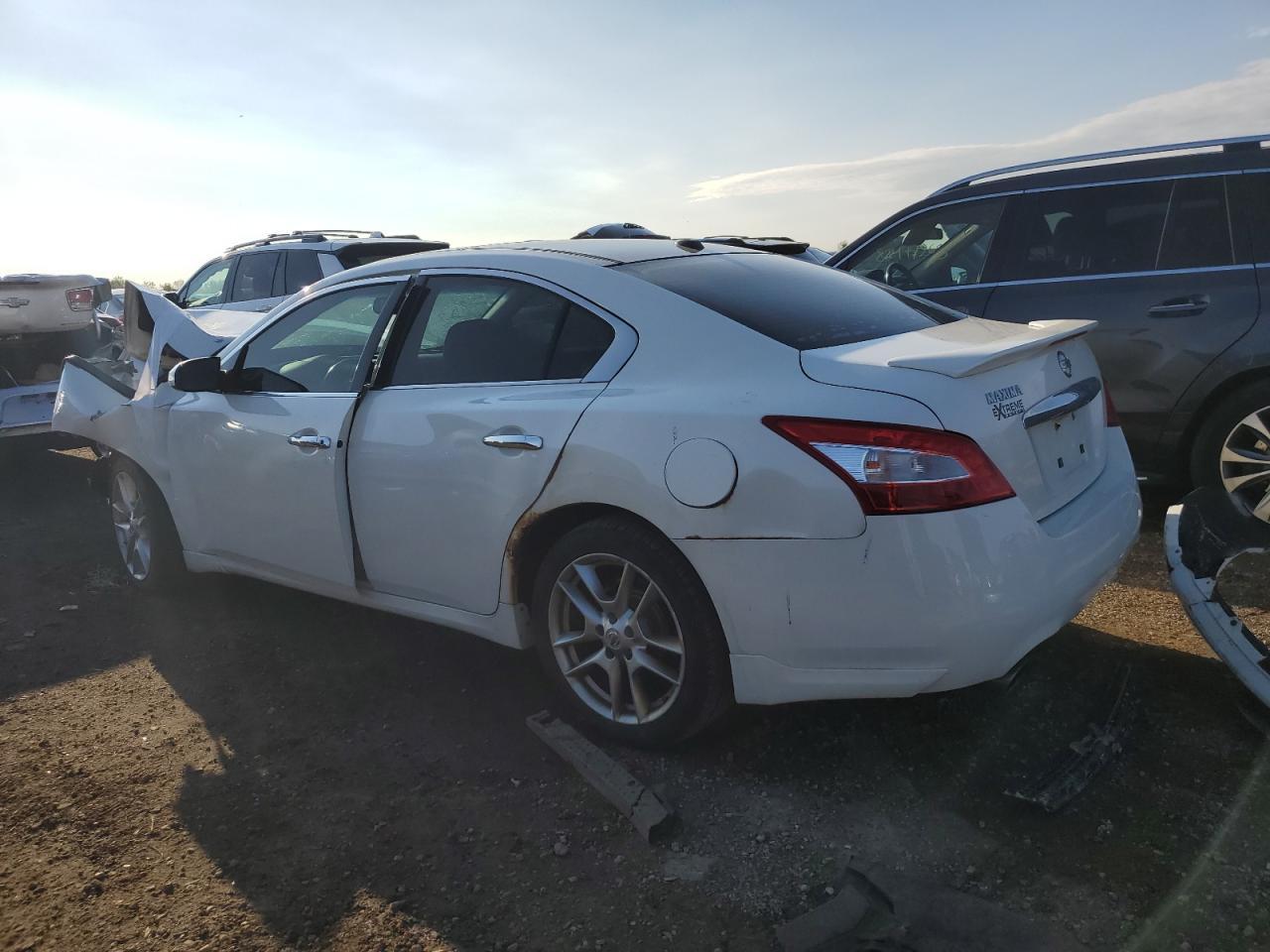 2011 Nissan Maxima S - Image 2