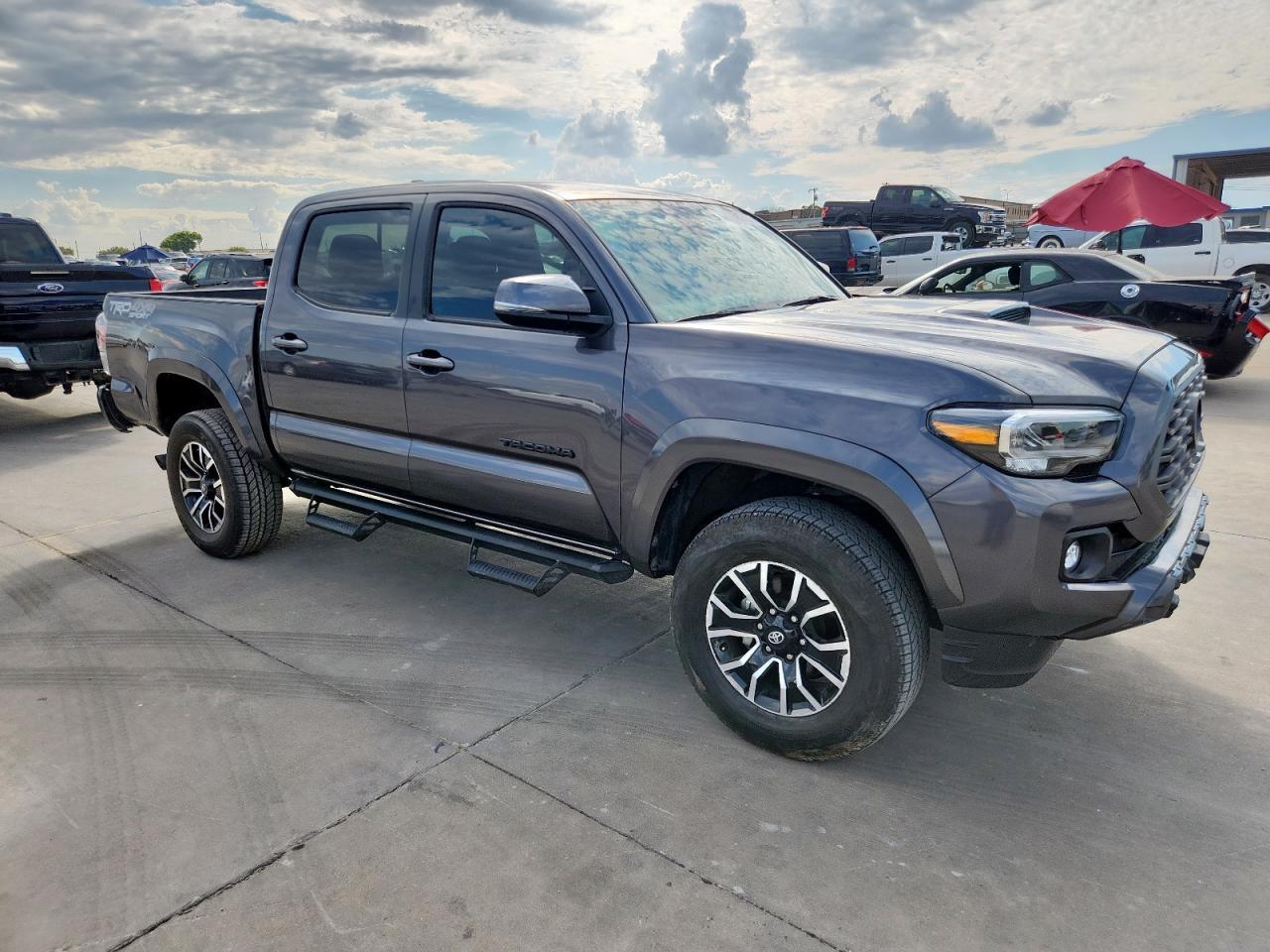 2022 Toyota Tacoma Double Cab - Image 4