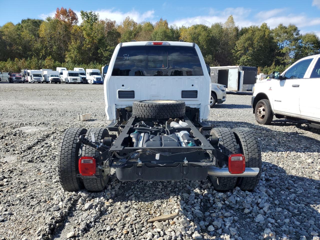 2024 Ford F450 Xl Truck Cab And Chassis - Фото 6
