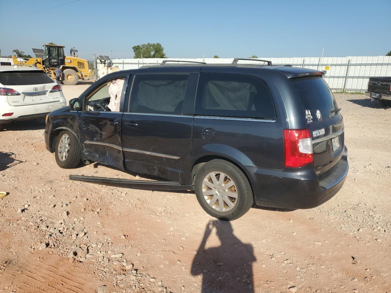 2014 Chrysler Town & Country Touring - Фото 2