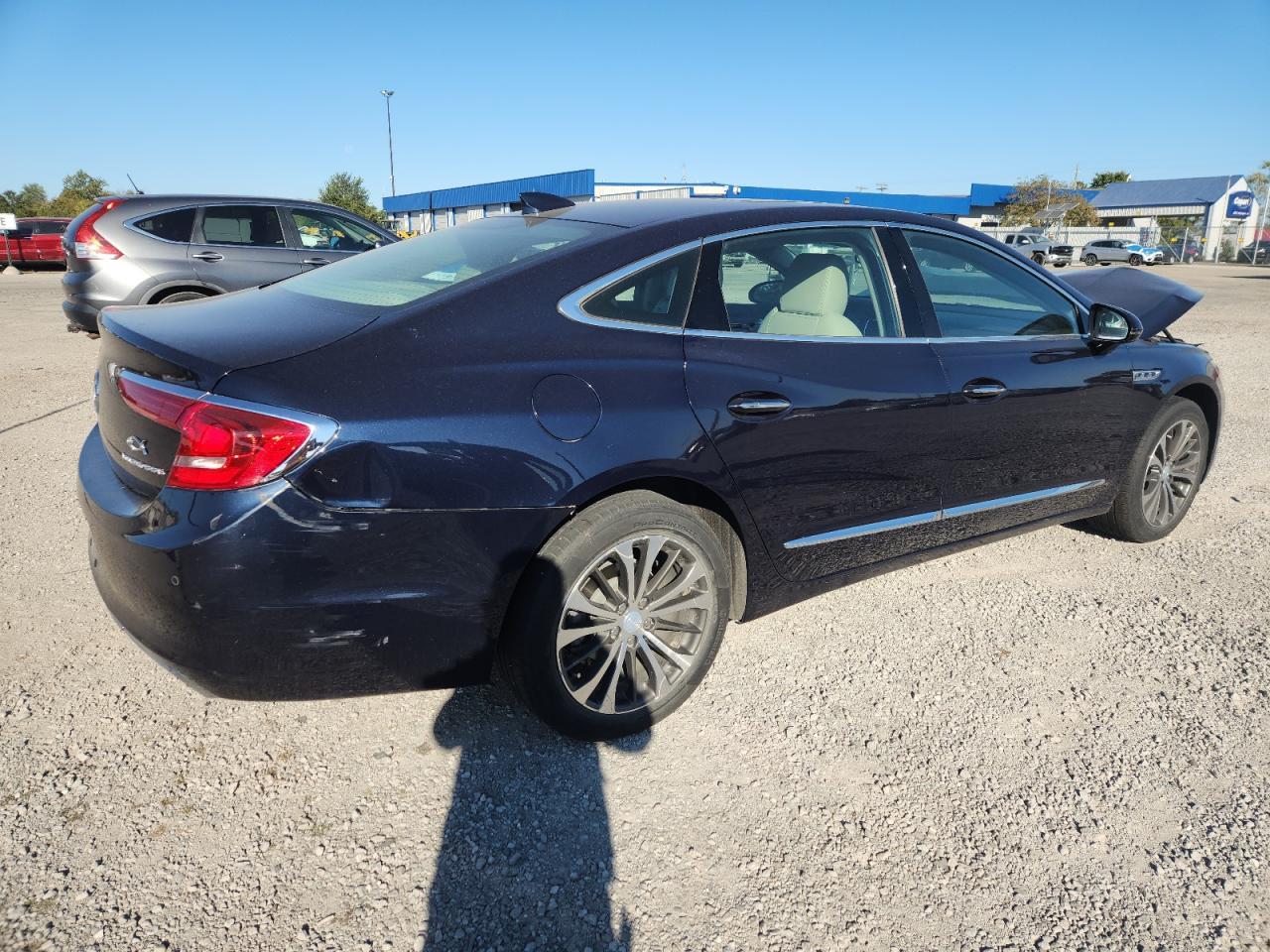 2017 Buick Lacrosse Essence - Image 3