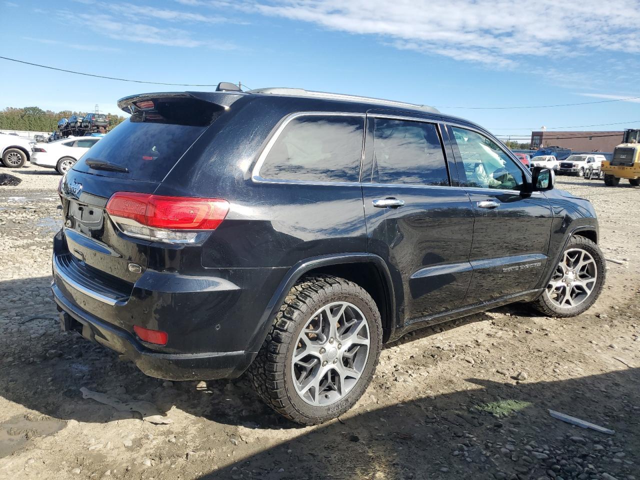 2021 Jeep Grand Cherokee Overland - Image 3