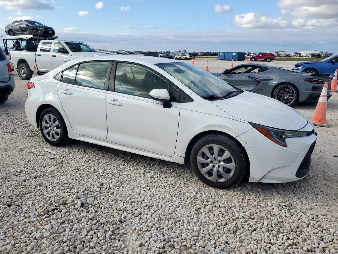 2022 Toyota Corolla Le - Фото 4