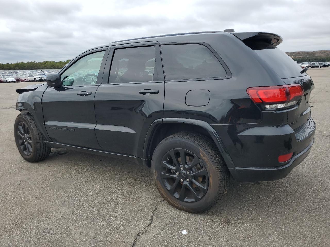 2019 Jeep Grand Cherokee Laredo - Фото 2