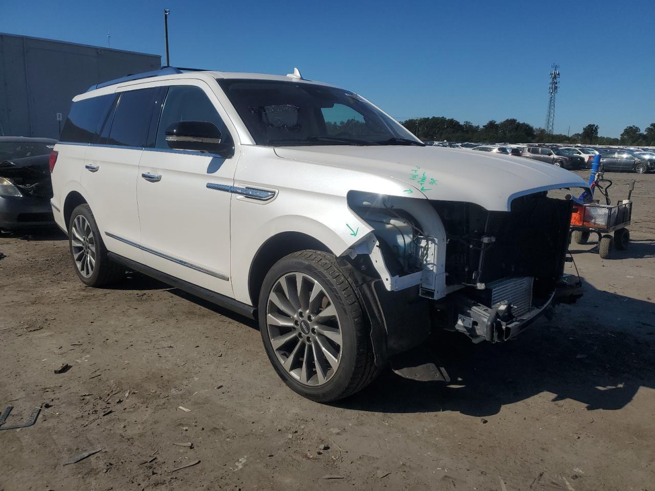 2019 Lincoln Navigator Select - Image 4