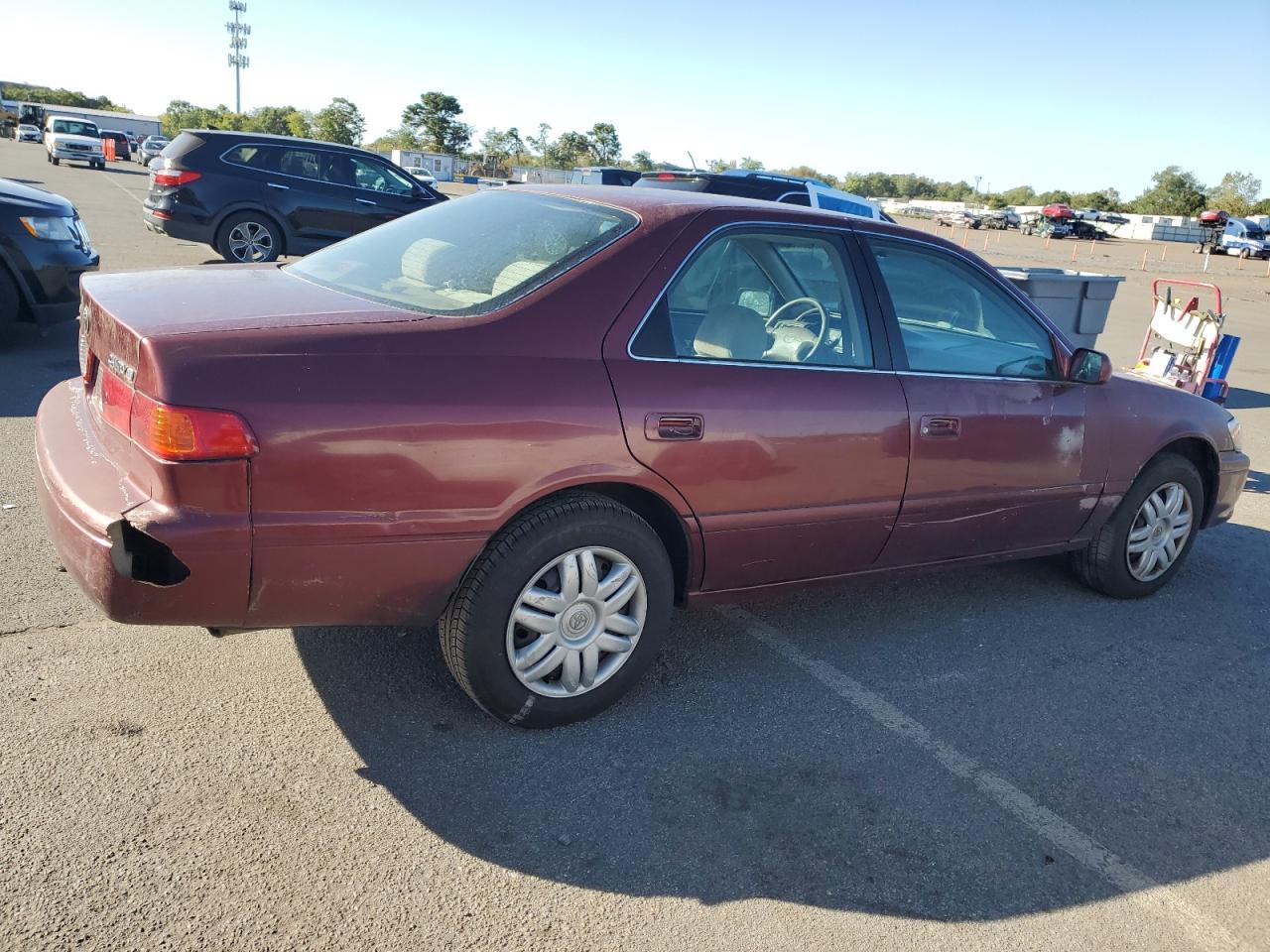 2001 Toyota Camry Ce - Фото 3