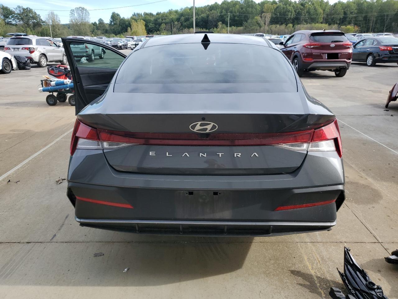 2024 Hyundai Elantra Sel - Image 6