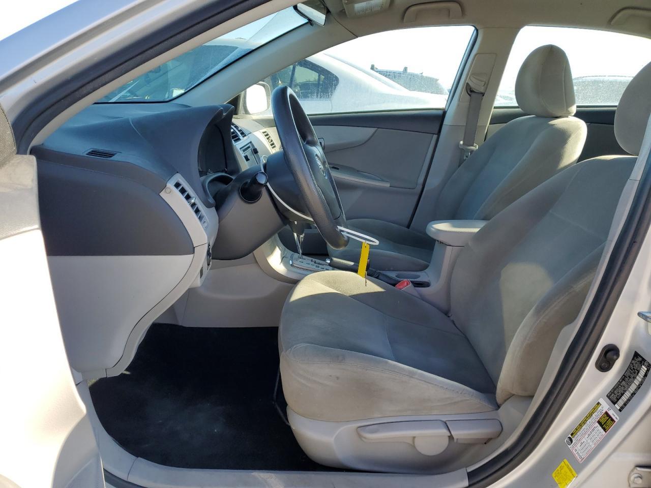 2013 Toyota Corolla Base - Фото 7