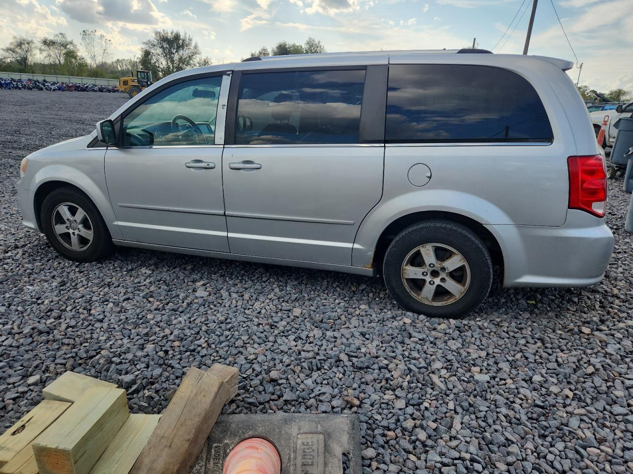 2011 Dodge Grand Caravan Crew - Фото 2