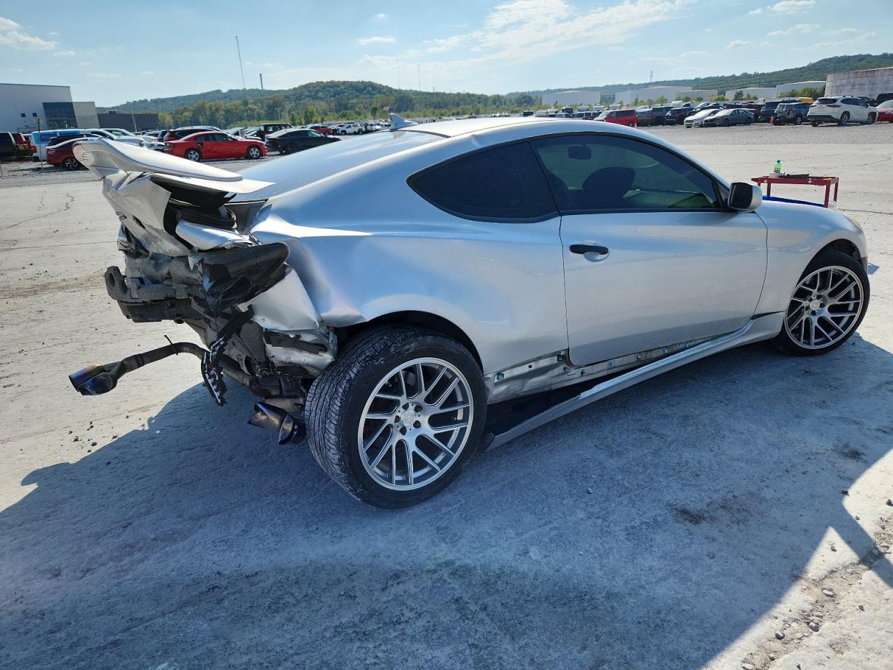 2011 Hyundai Genesis Coupe 2.0T - Фото 3
