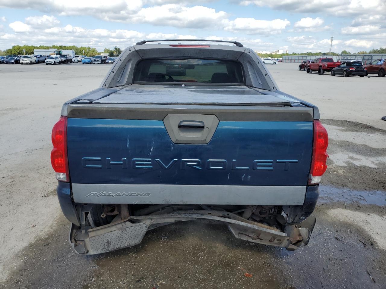 2005 Chevrolet Avalanche K1500 - Image 6