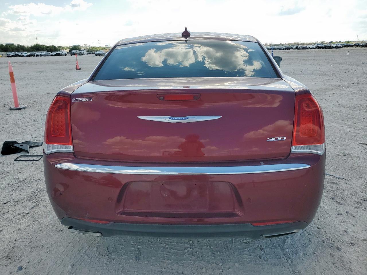 2021 Chrysler 300 Touring - Image 6