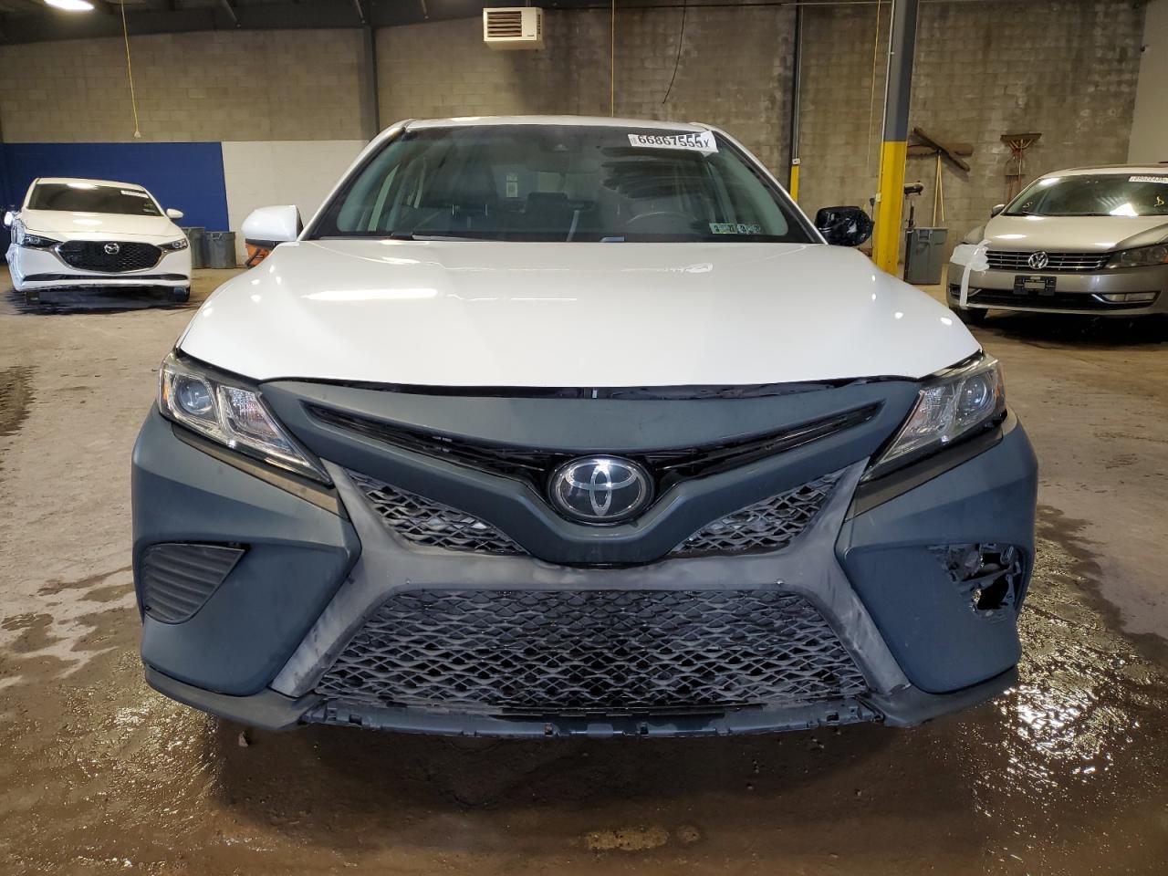 2020 Toyota Camry Se - Image 5