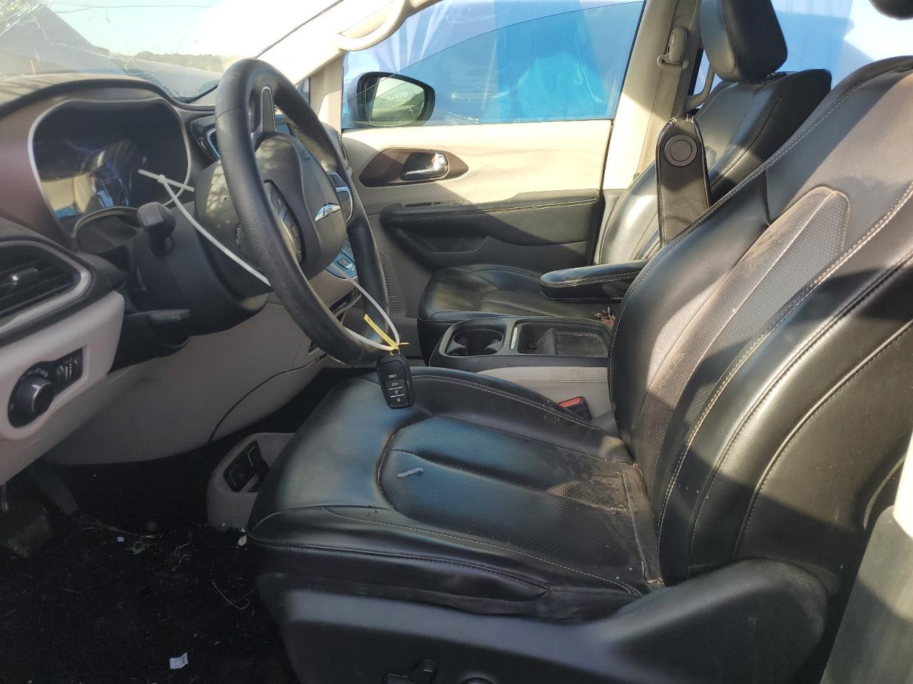 2020 Chrysler Voyager Lxi - Фото 7