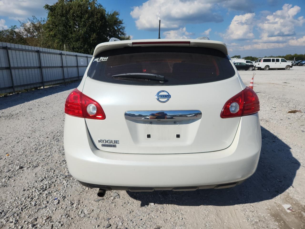 2015 Nissan Rogue Select S - Image 6