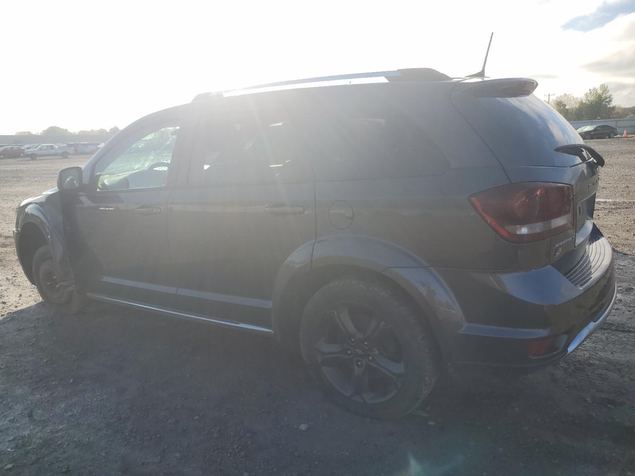 2018 Dodge Journey Crossroad - Фото 2