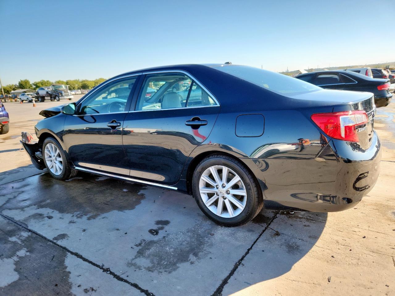2012 Toyota Camry Base - Фото 2