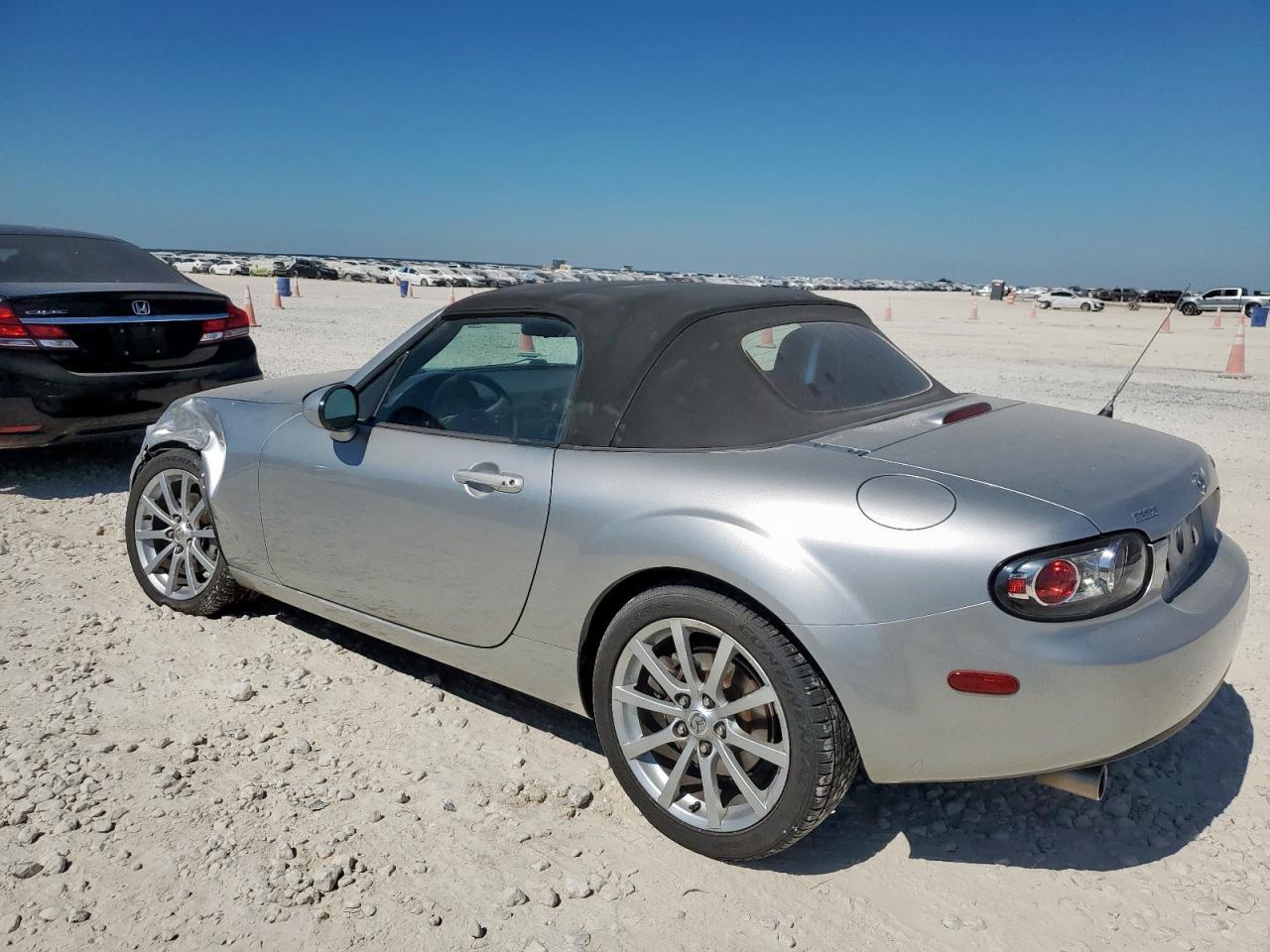 2006 Mazda Mx-5 Miata - Image 2