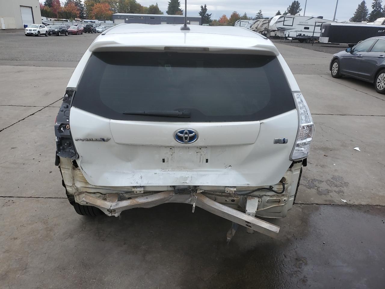 2014 Toyota Prius V - Image 6