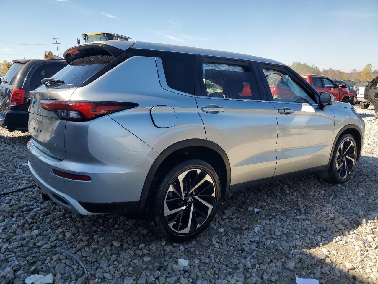 2023 Mitsubishi Outlander Se - Фото 3