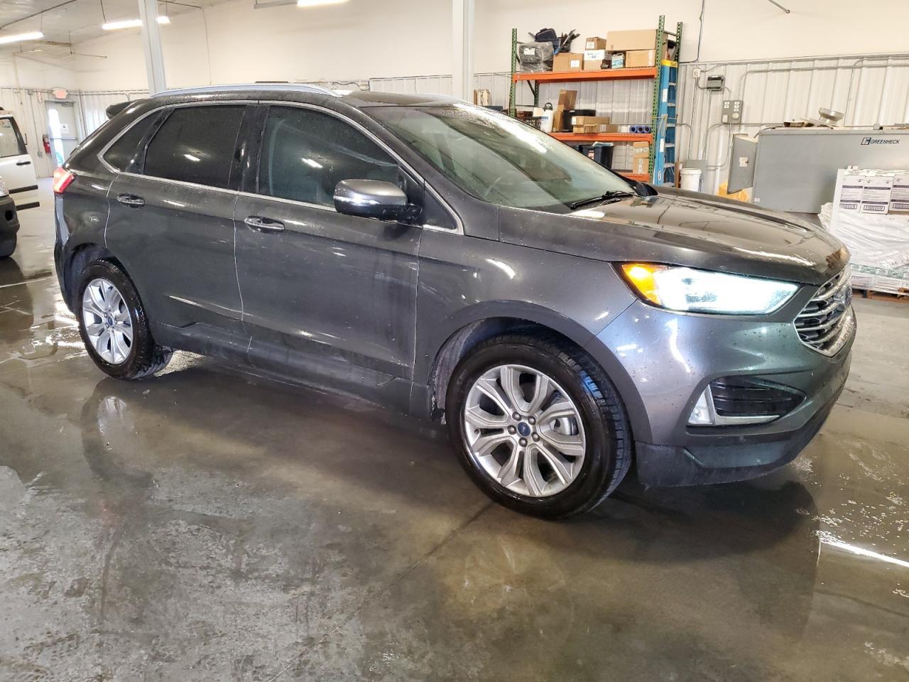 2020 Ford Edge Titanium - Image 4