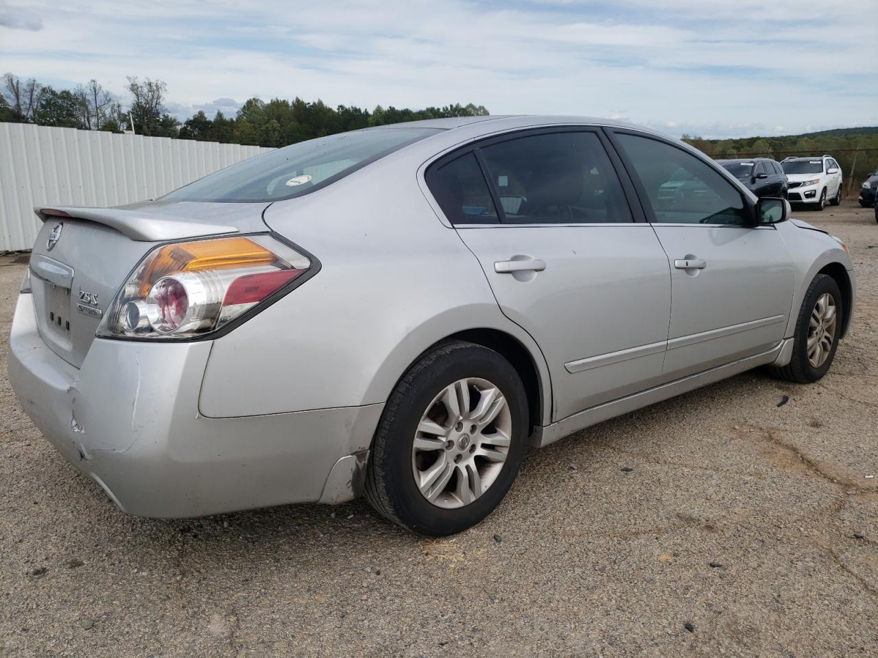 2011 Nissan Altima Base - Фото 3