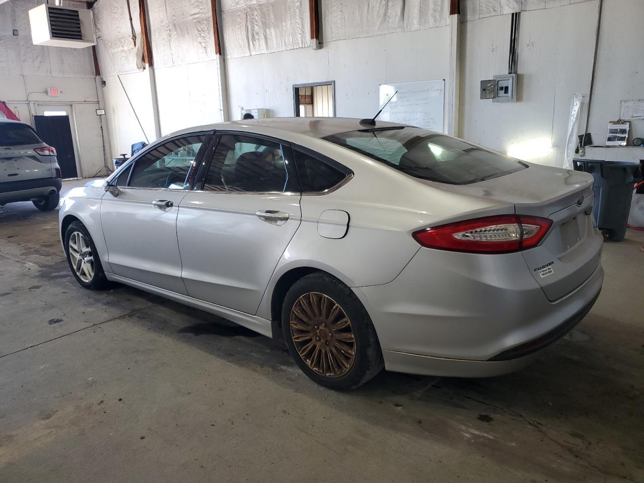 2014 Ford Fusion Se - Фото 2