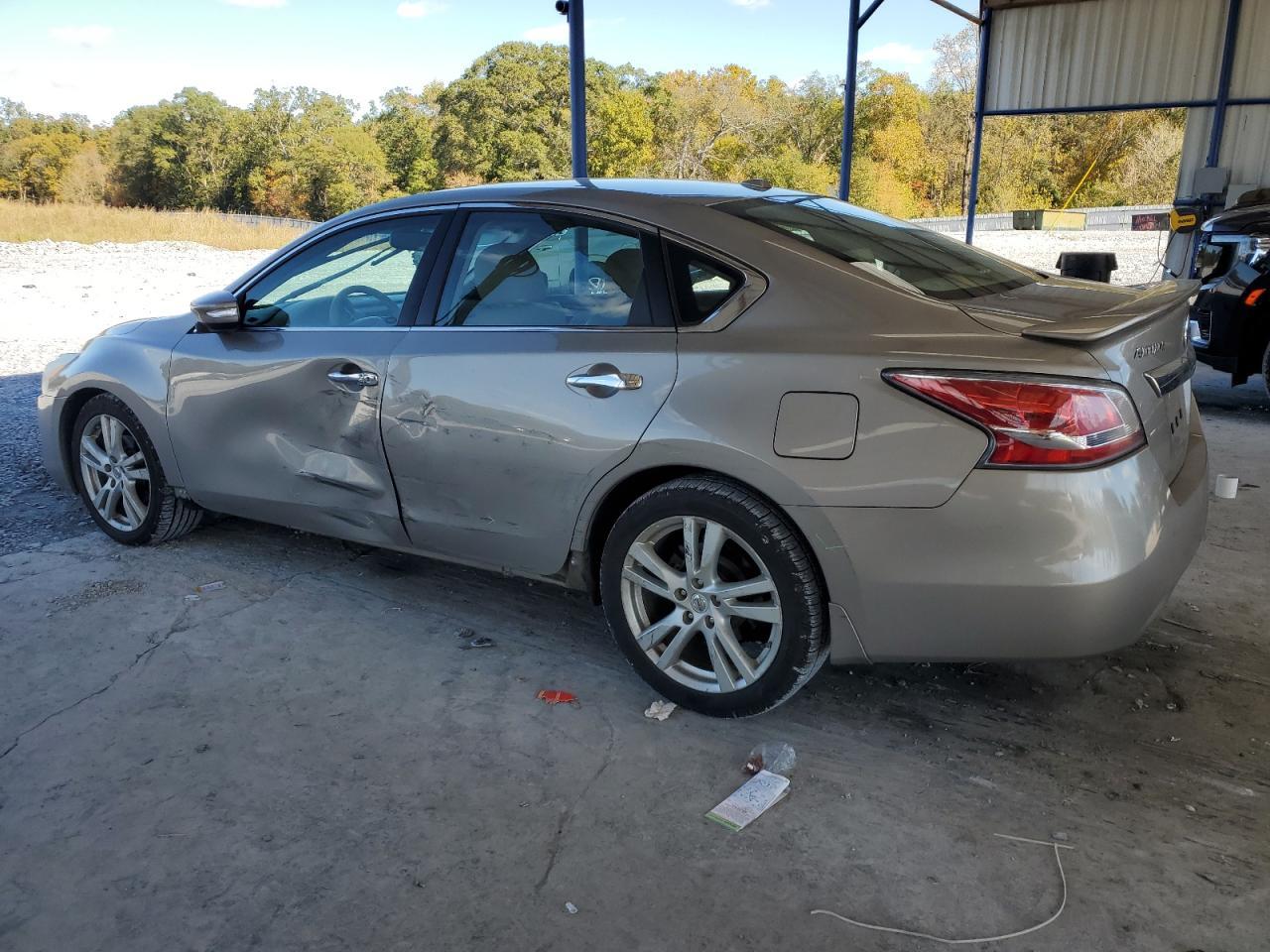 2014 Nissan Altima 3.5S - Image 2