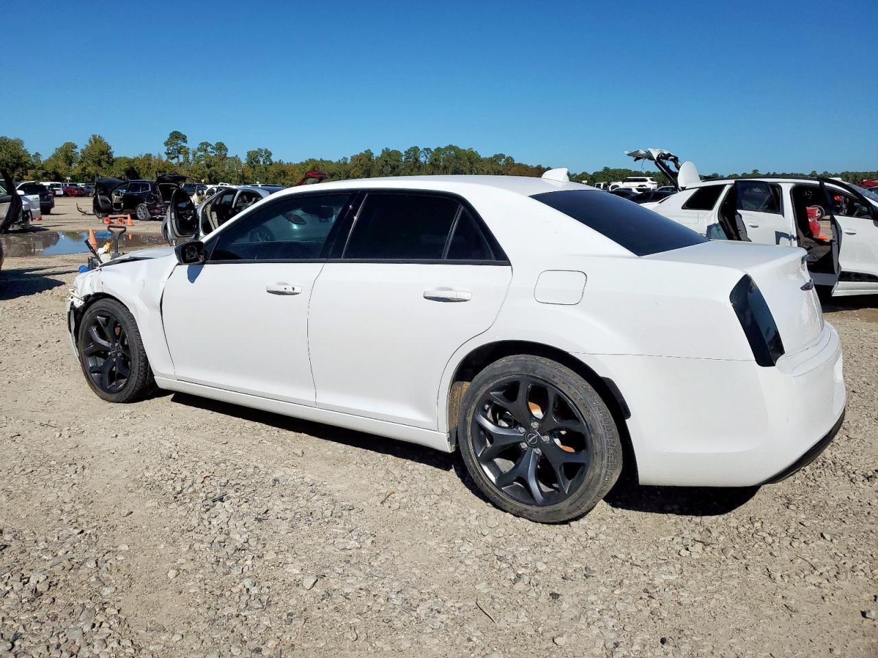 2023 Chrysler 300 Touring - Image 2