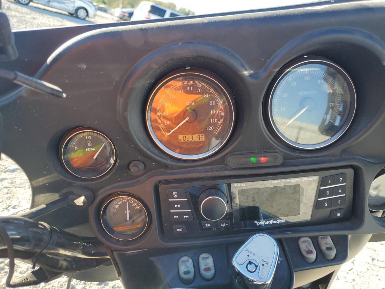 2013 Harley-Davidson Flhtcu Ultra Classic Electra Glide - Image 7