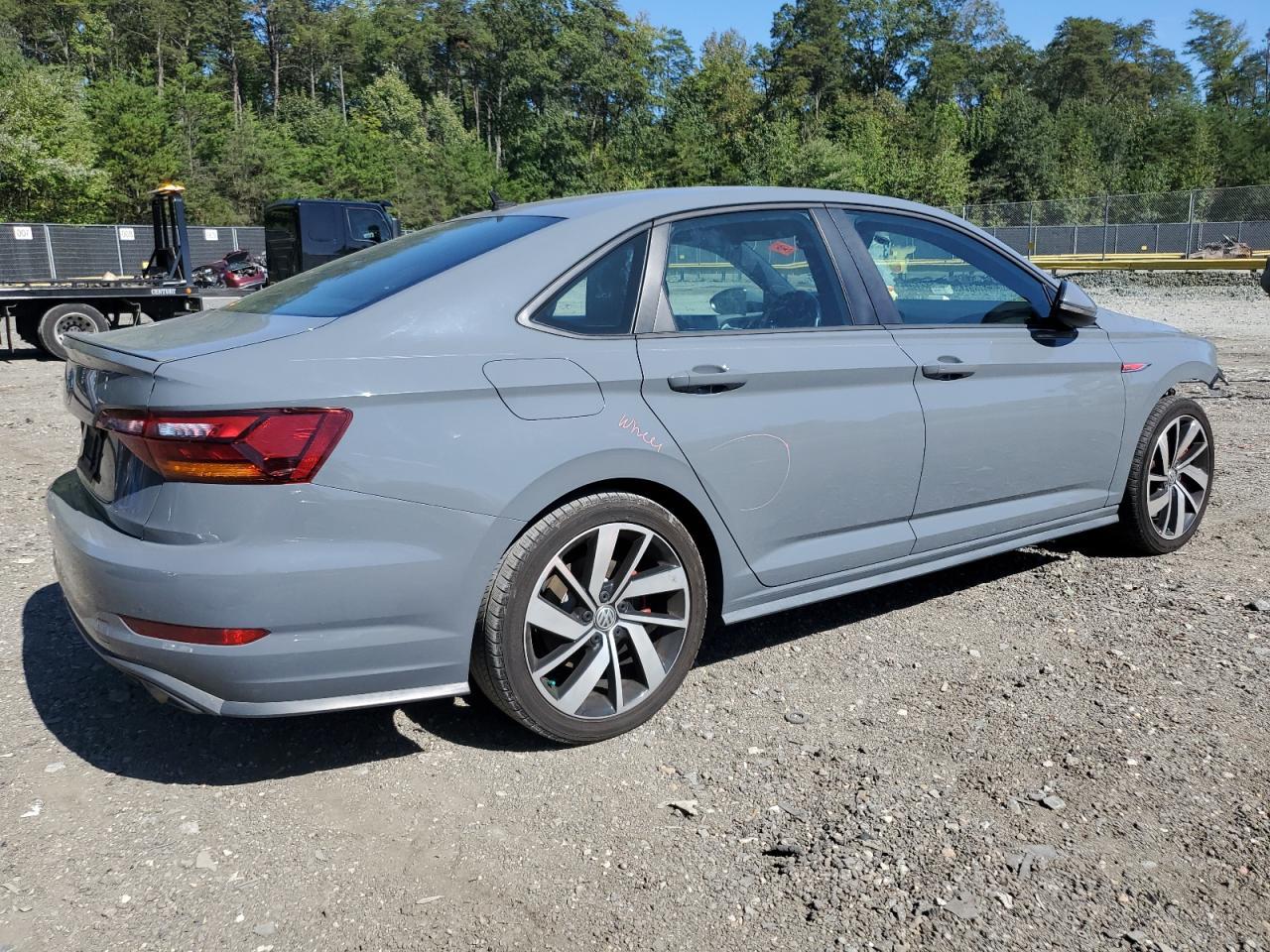 2019 Volkswagen Jetta Gli - Image 3