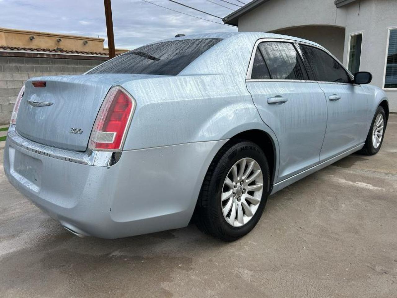 2013 Chrysler 300 - Фото 4