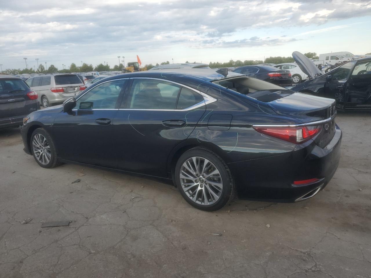 2019 Lexus Es 350 - Фото 2