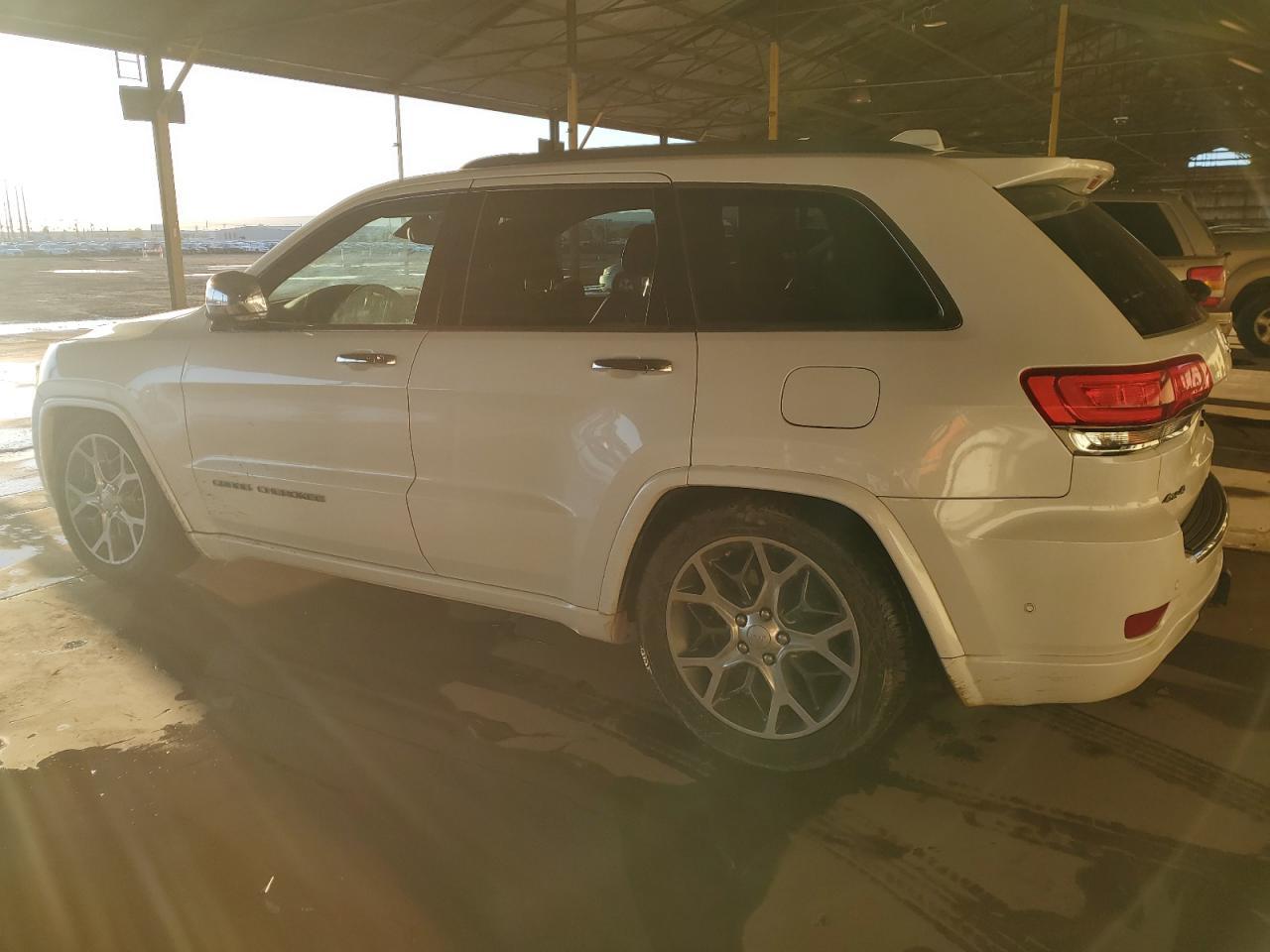 2020 Jeep Grand Cherokee Overland - Фото 2