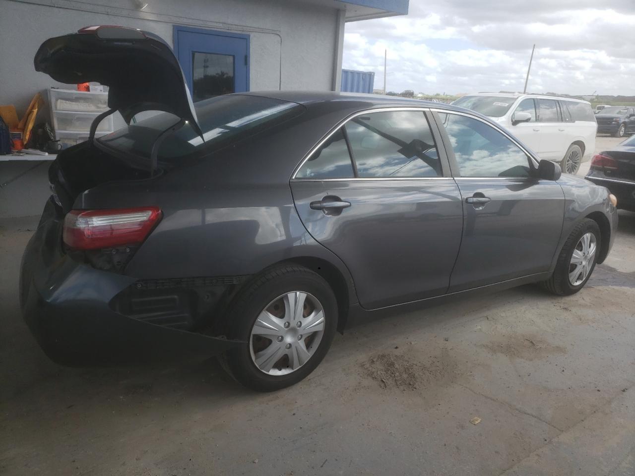 2009 Toyota Camry Base - Фото 3