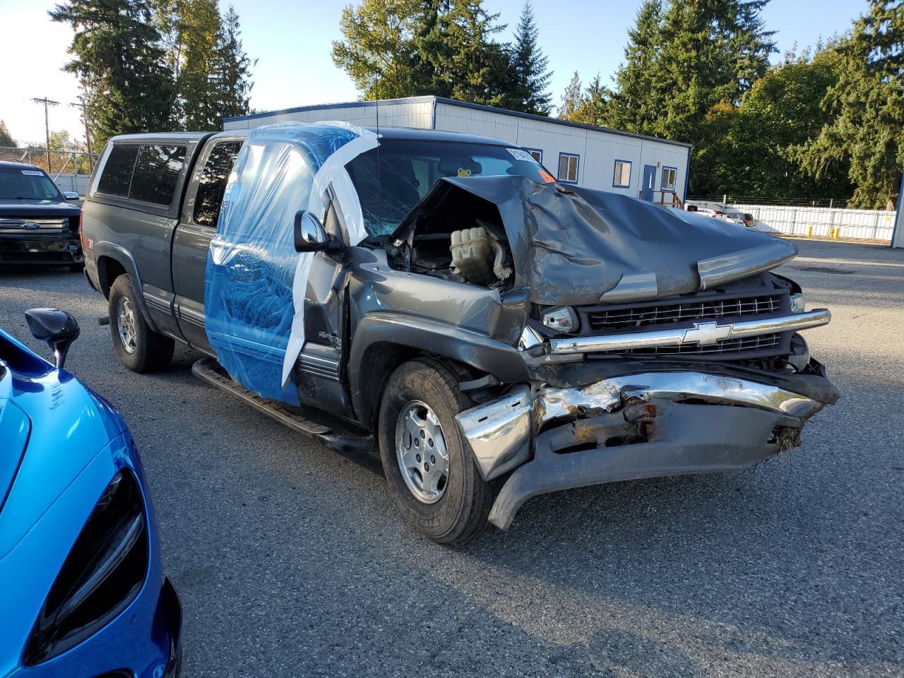 2000 Chevrolet Silverado K1500 - Image 4