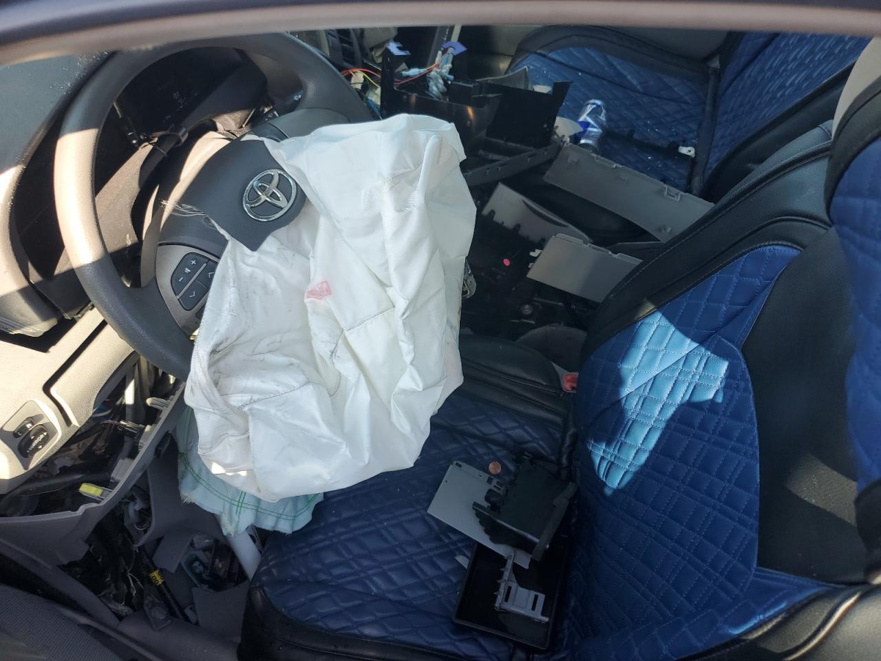 2011 Toyota Camry Base - Image 7