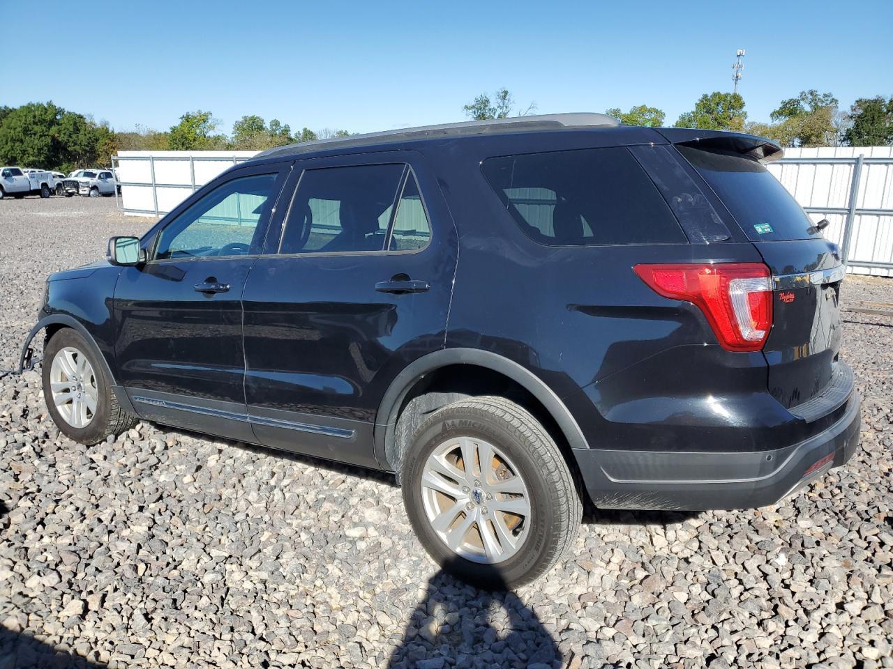 2019 Ford Explorer Xlt - Фото 2