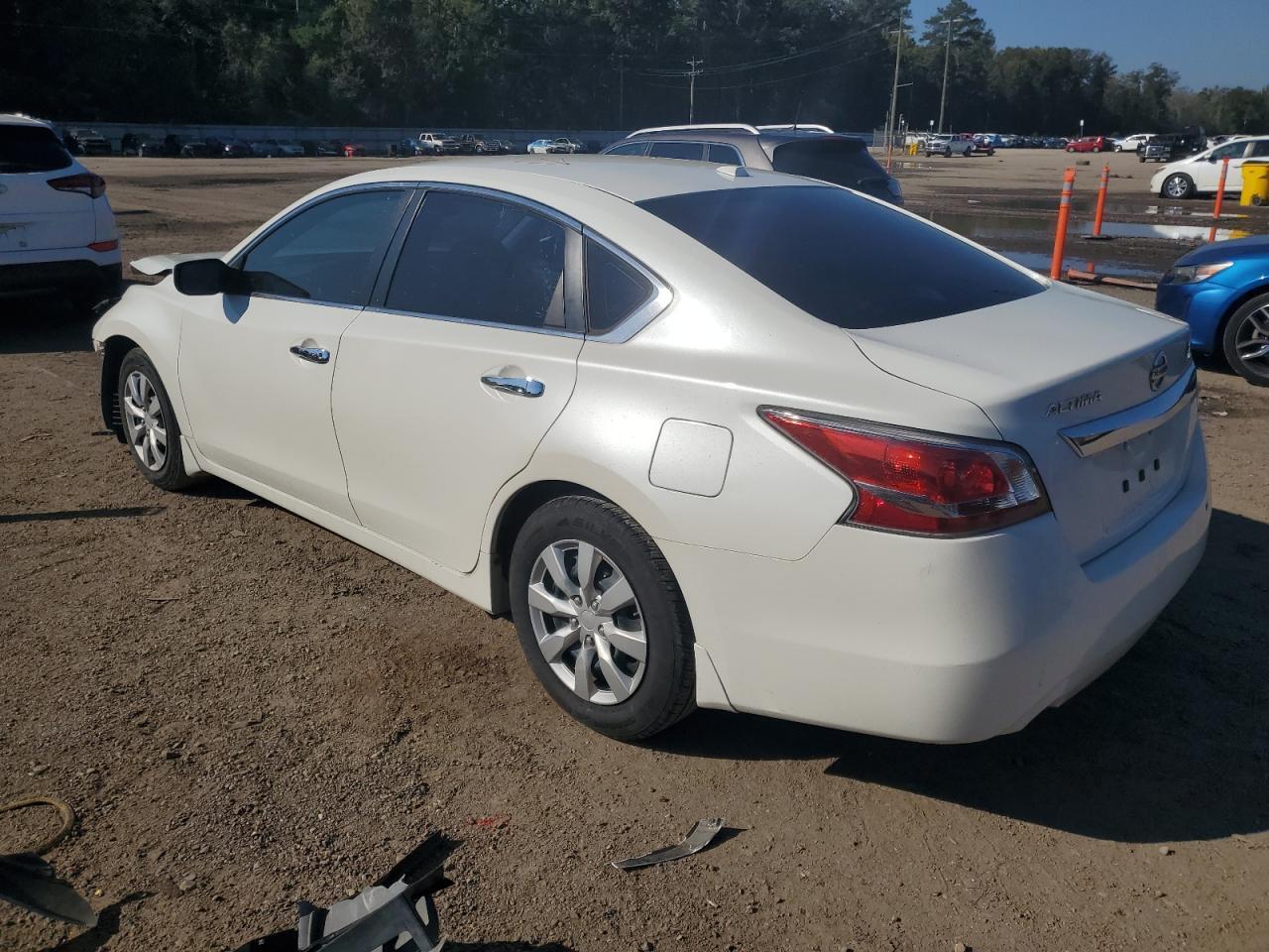 2015 Nissan Altima 2.5 - Фото 2