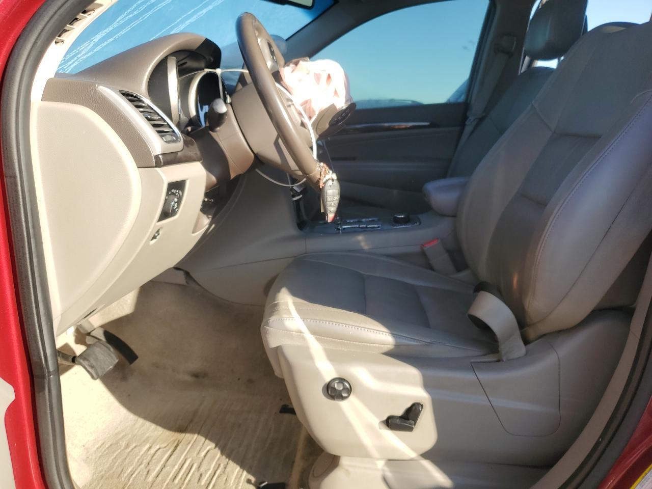 2012 Jeep Grand Cherokee Laredo - Image 7