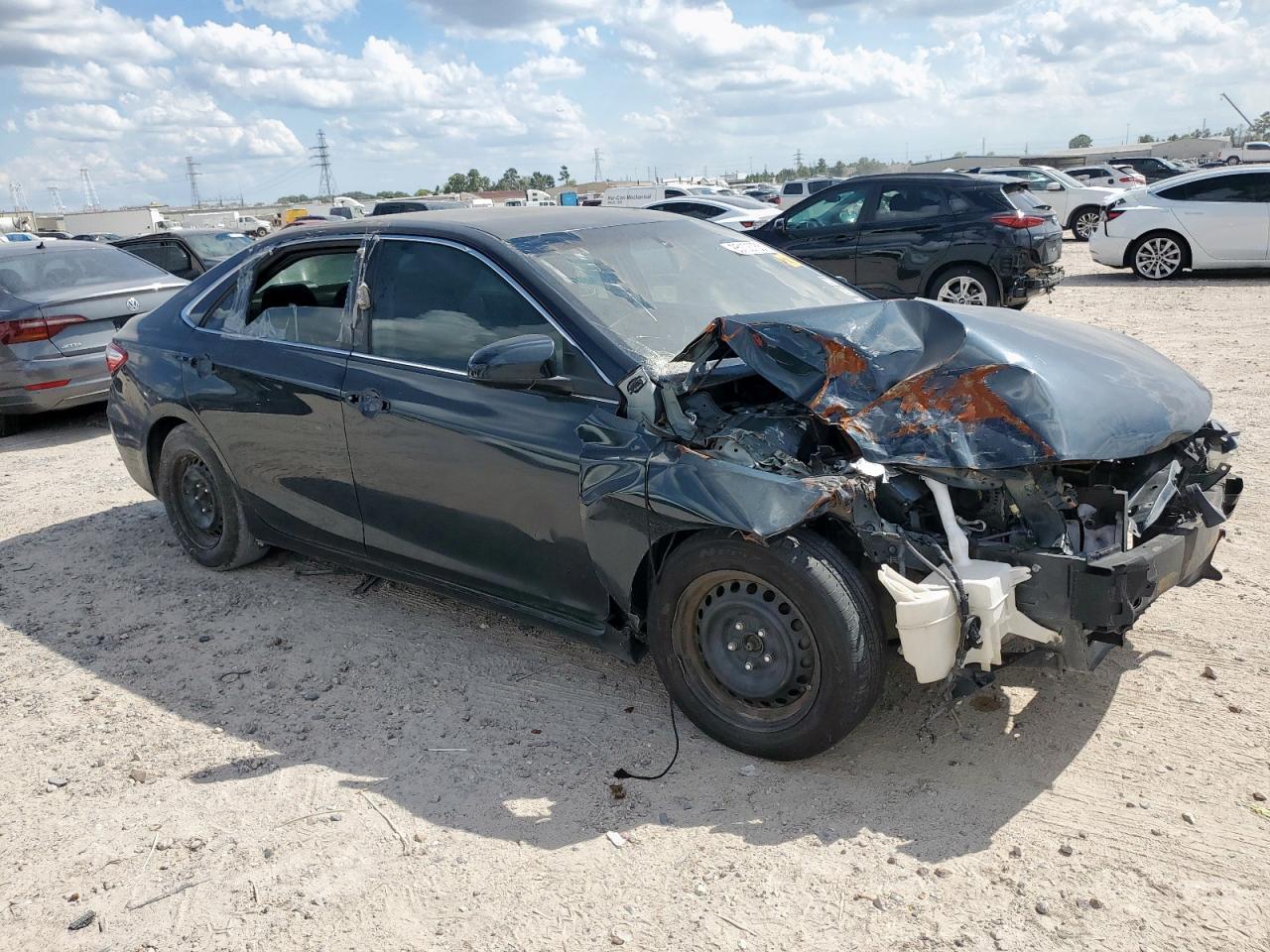 2016 Toyota Camry Le - Фото 4
